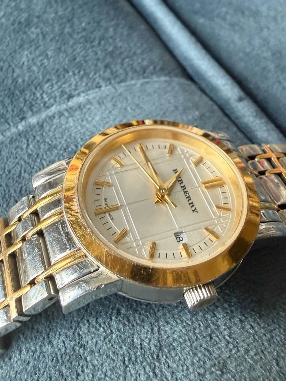 Luxurious  BURBERRY Watch